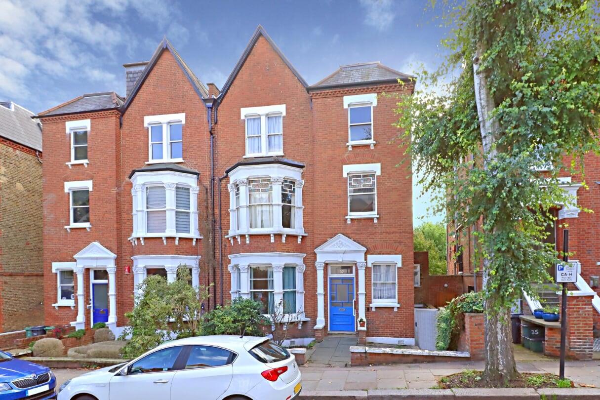 Broadlands Close, Highgate, London, N6 Day Morris